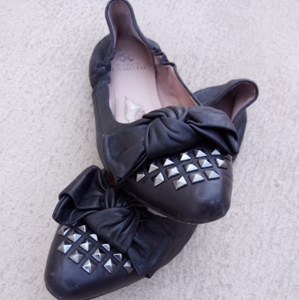 🖤 Vince Camuto Pointy Studded Flat Leather